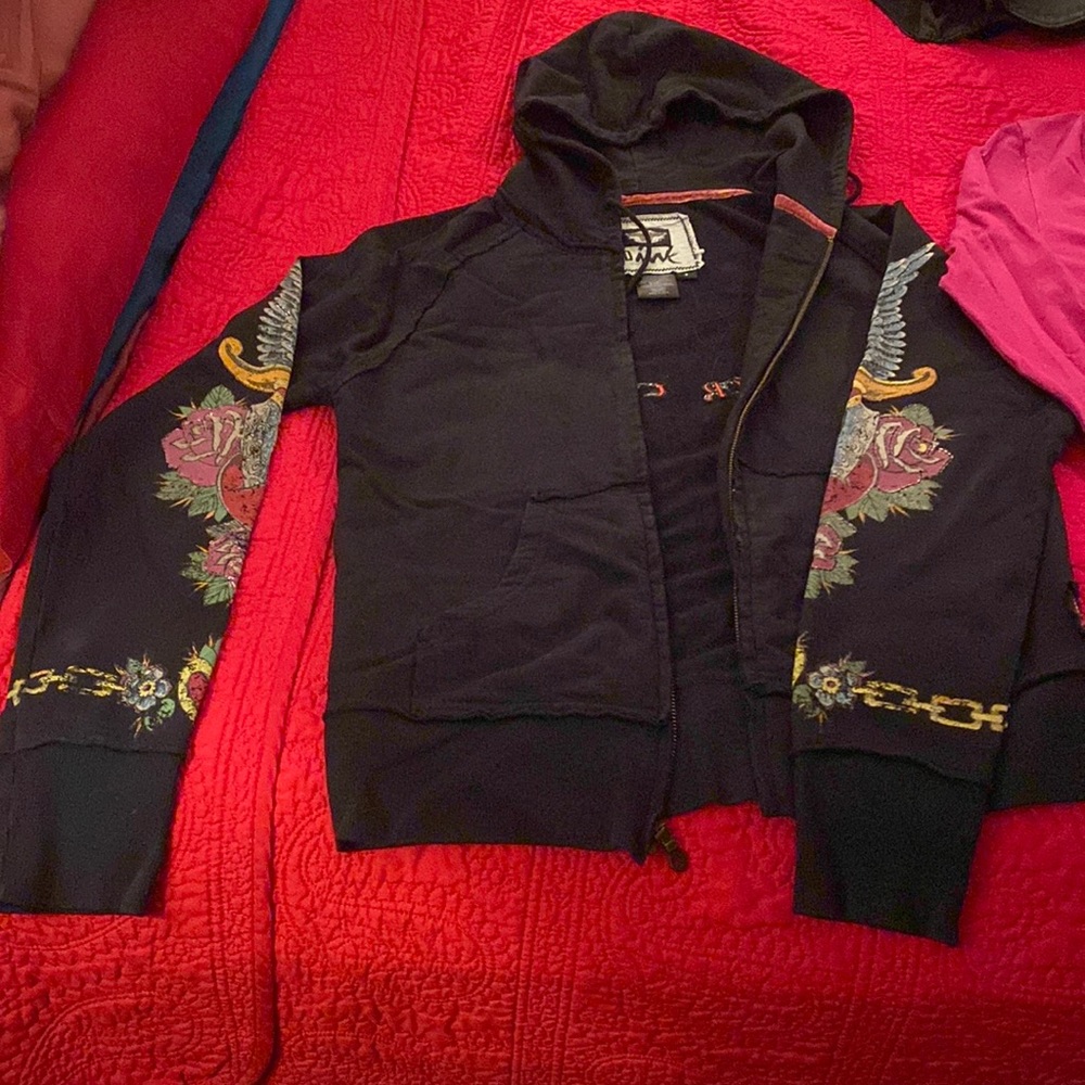 Small Women’s black zip up Harley-Davison hoodie